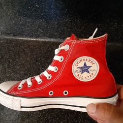 Converse womens 7 Good Condition 