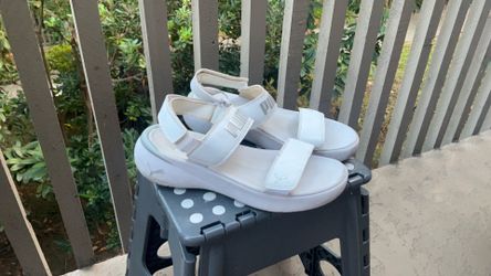 PUMA White Platform Sport Sandals – Women’s Size 8.5