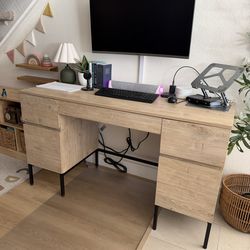 Computer desk