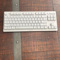 Razer Deathstalker V2Pro Keyboard White