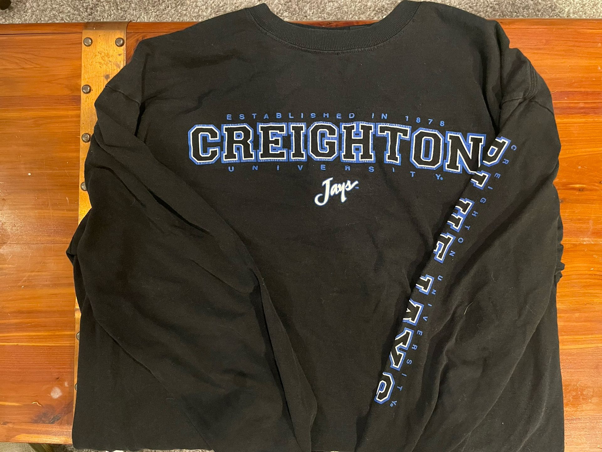 Creighton Bluejays Long Sleeve Shirt – Size Large
