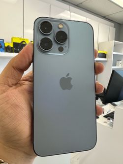 iPhone 13 Pro 128GB Unlocked (Financing Available)