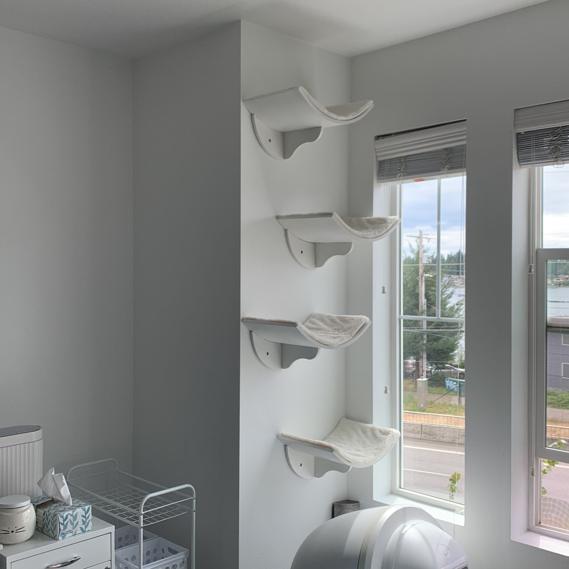 4 Cozy White Wall Cat Climbers