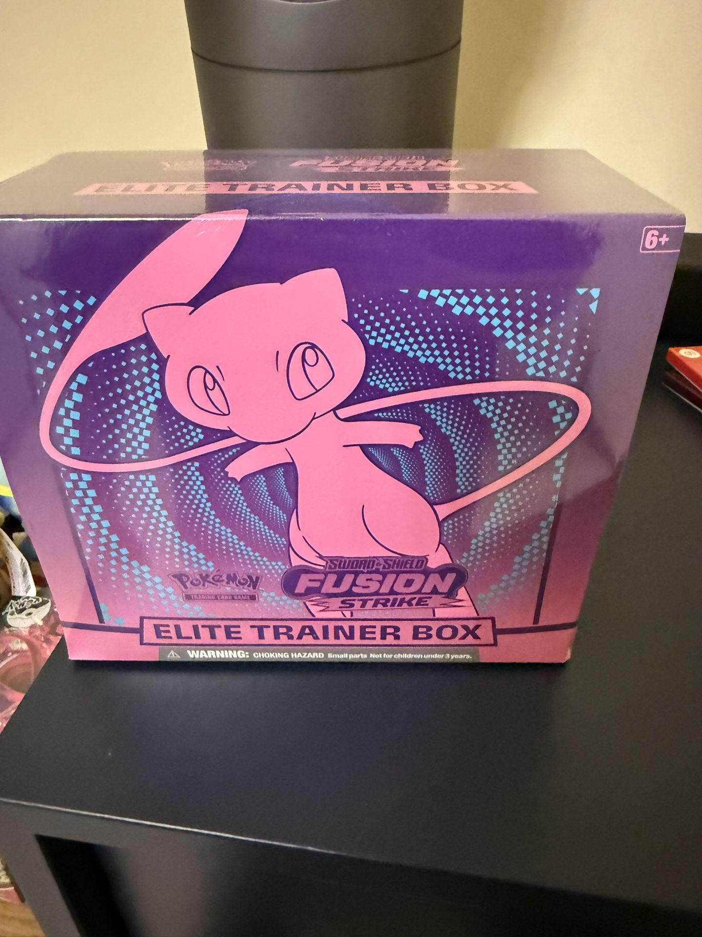 Fusion Strikes ETB