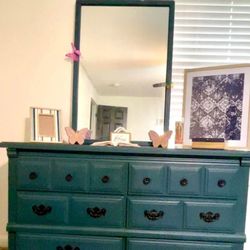 $175.00 fully styled guest bedroom set 