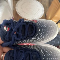 Nike 2Y 