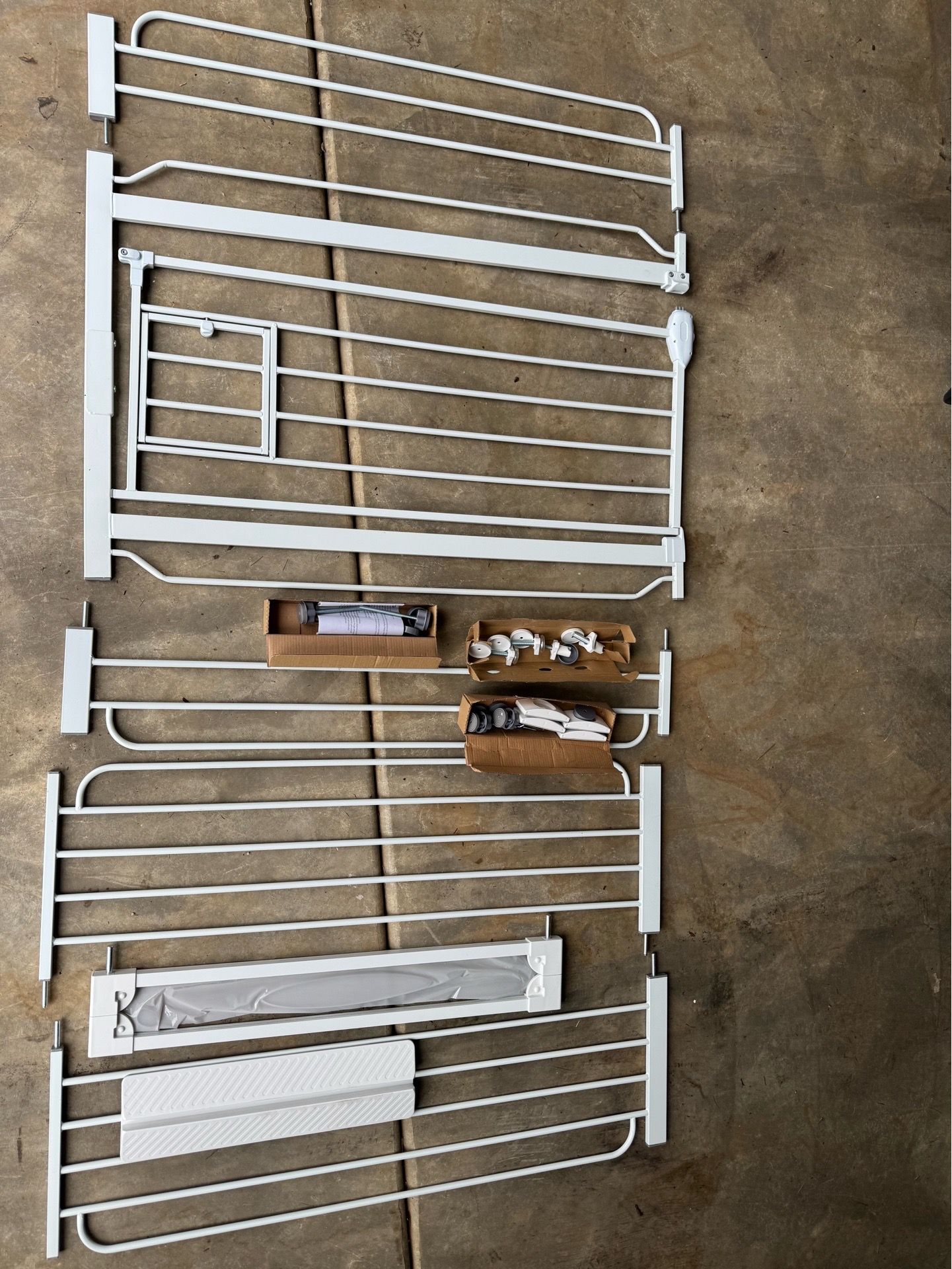 Dog/animal gate