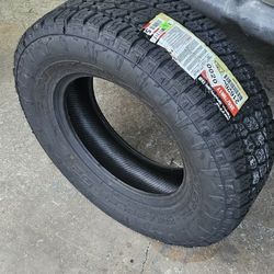 Nitto Tire  A/T Terra Grappler G2 265/70R17