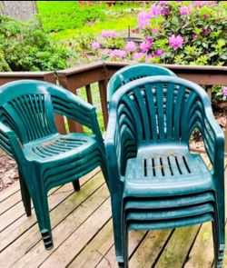 Green Plastic Stackable Patio Chairs Set of 16