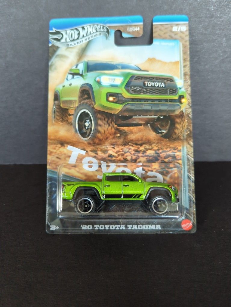 Hot Wheels Exclusive Silver Series Green '20 Toyota Tacoma