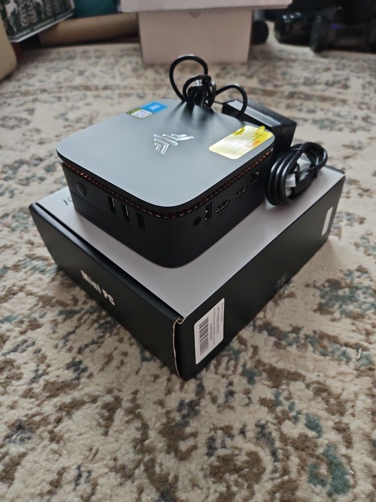 Mini PC 12 GB Ram 256 GB SSD And 1 TB Of Hard Drive