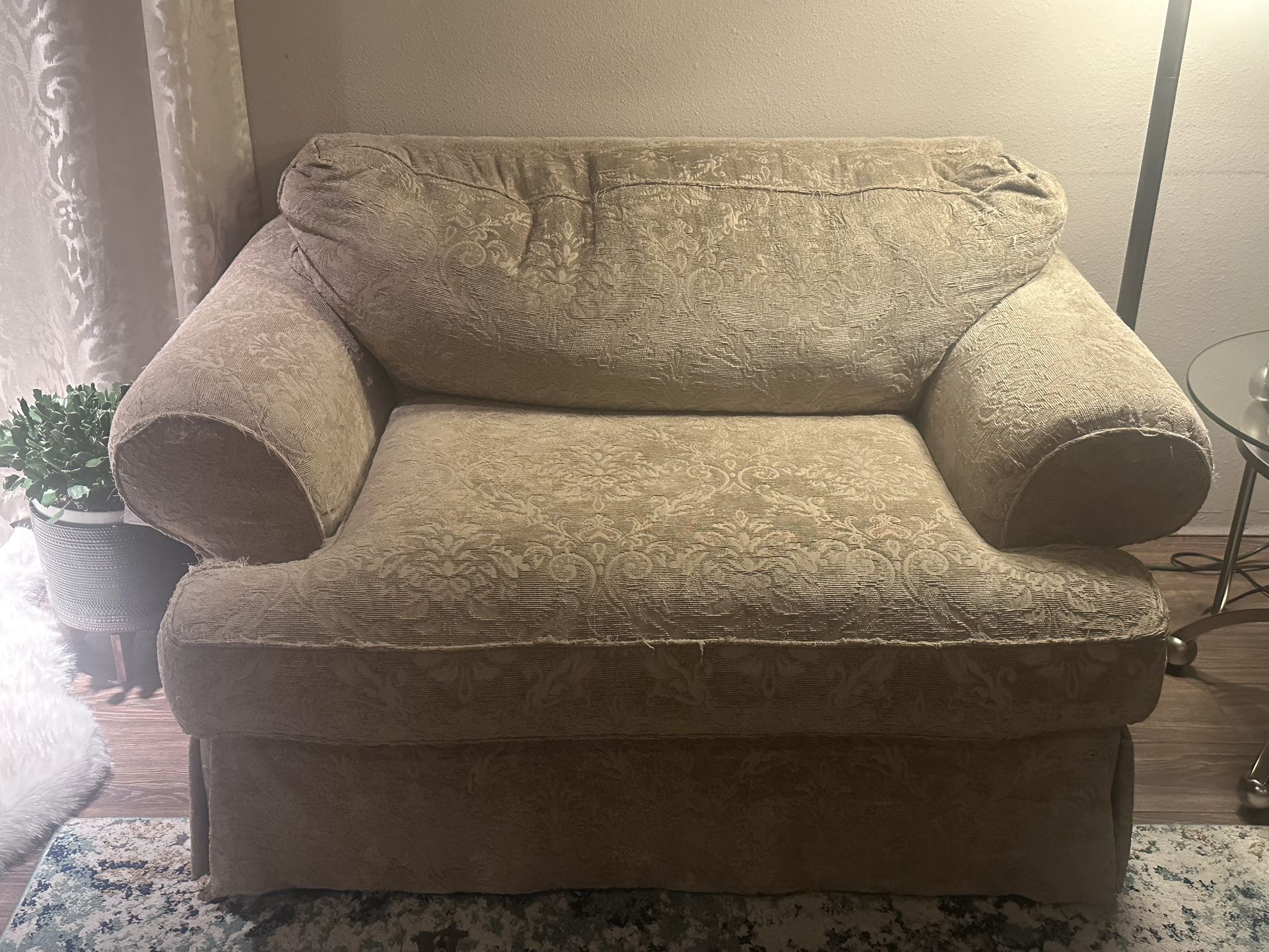 FREE Oversized Chair YOU HAUL