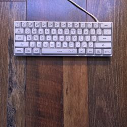 Magegee 60% White Keyboard // Different Modes Of LEDS// Rgb 