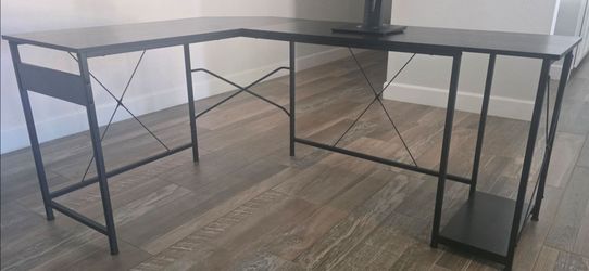 Computer/Gaming desk