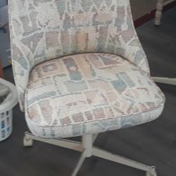 Chair With Wheels