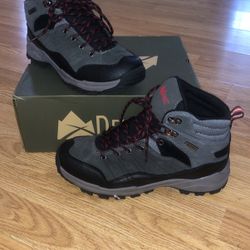 Men’s Size 8 Hiking boots