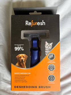 Refuresh Deshedding Brush (Short/Med. fur)