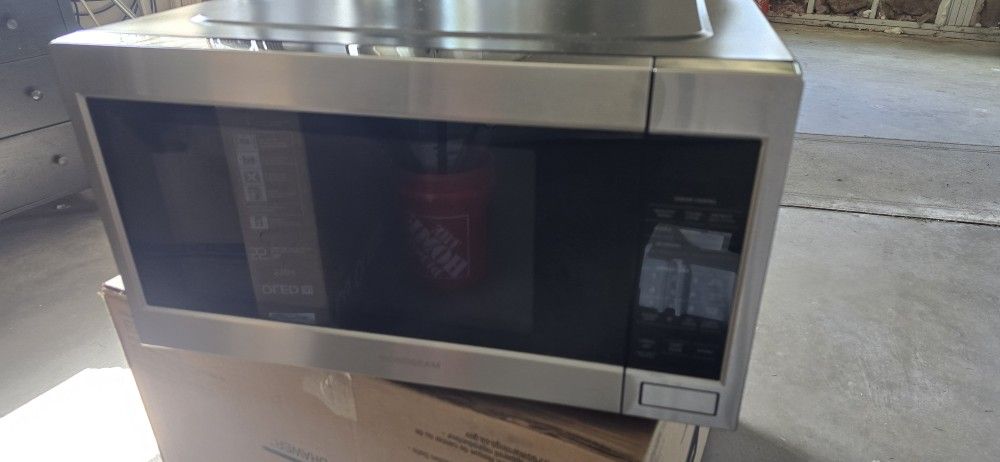 Monogram Microwave