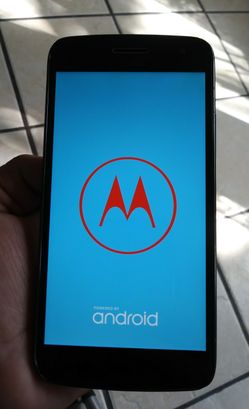 Los dos por $35 el Motorola está bloqueado con cuenta de Google
