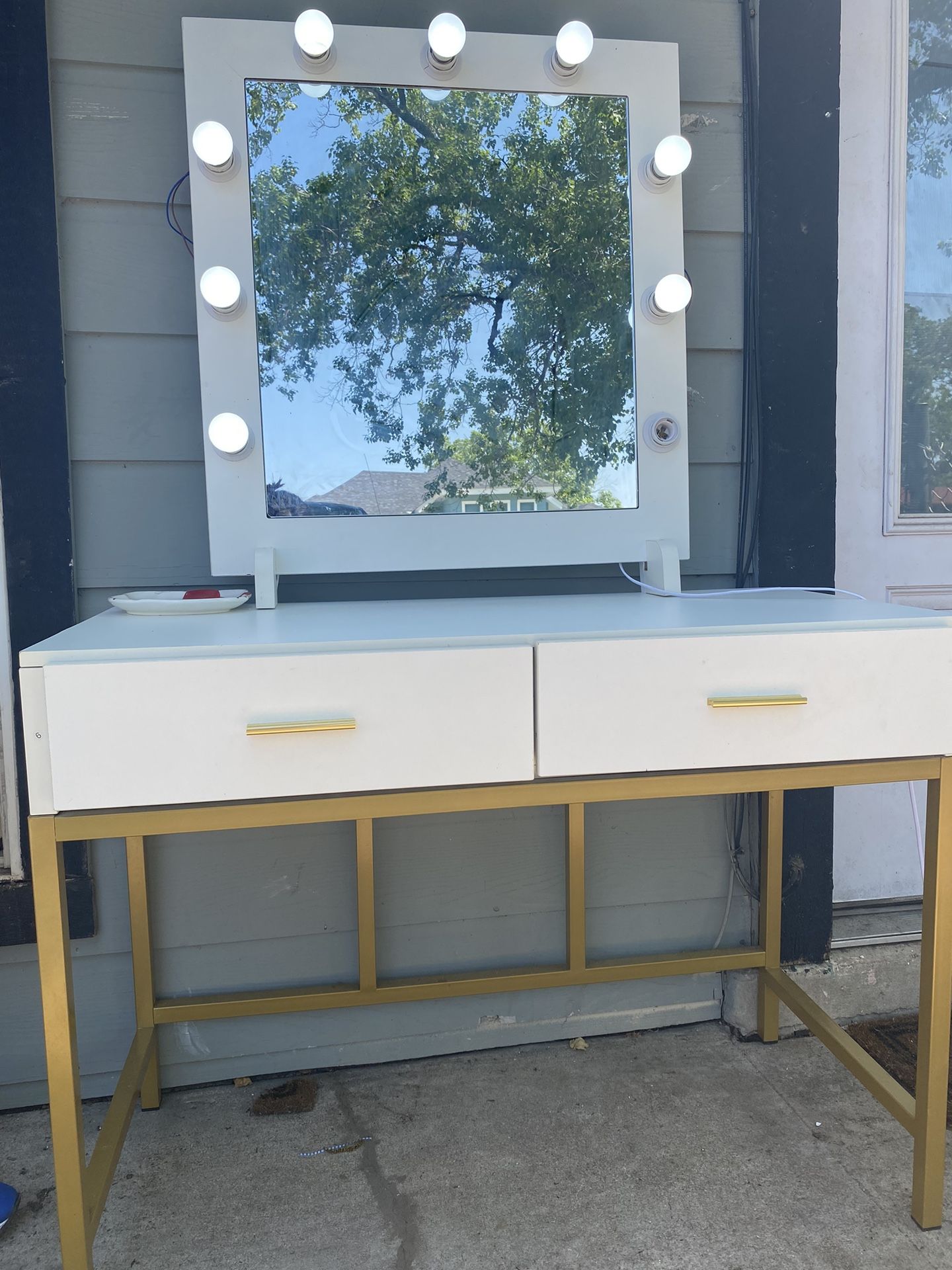 White Light Up Vanity Delivery Available