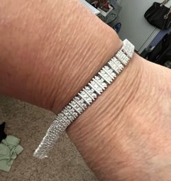 NEW Authentic 190 Small Diamonds in 925 Sterling Silver 7/8” Bracelet SALE  $320  🎉
