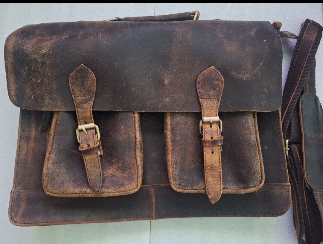 17×13 In Buffalo Leather Messenger Bag Laptop Briefcase Satchel Office Shoulder Bag
Genuine leader
Brown color
New condition, no tags