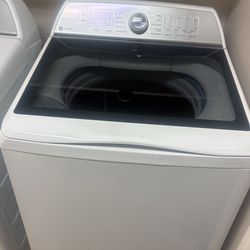 GE Profile Washer And Dryer Set.  (gas Dryer)