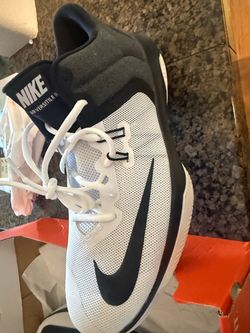 Nike air versitile II NEW in box size 11 Woman’s