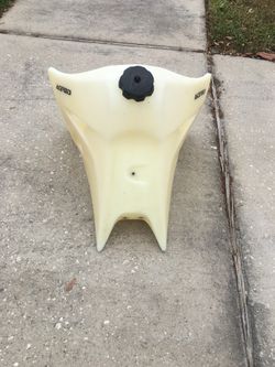 Oversized gas tank for dirt bike