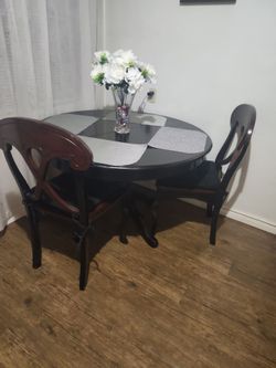 Beautifull Dinning Table
