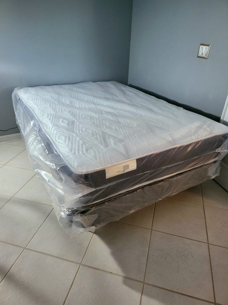 NEW QUEEN-SIZE MATTRESS AND BOX SPRING