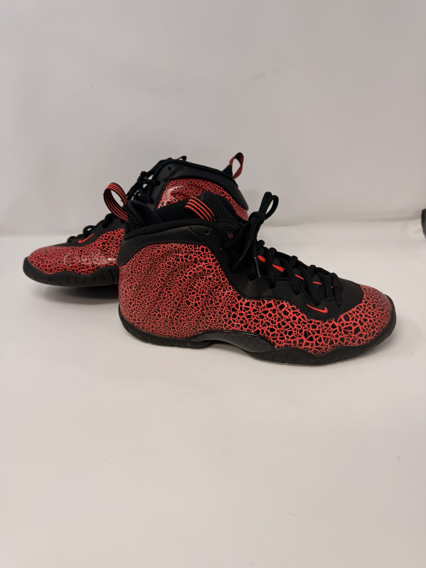 Nike Little Posite One GS – Size 7Y – Black/Bright Crimson