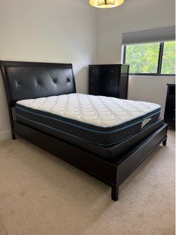 Black Wood Queen Bedroom Set