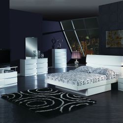 NEW 5 PCS QUEEN BEDROOM SET ! BED FRAME, N.STAND, DRESSER,MIRROR AND CHEST ! MATTRESS SOLD SEPARATELY! KING SIZE +$199