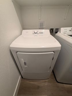 Insignia Gas Dryer – 3 Years Old – Good Condition