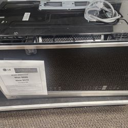 1.7 cu. ft. Over the Range Convection Microwave Oven with
Air Fry