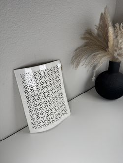 Authentic Tory Burch limited edition white geometric laser cutout wristlet