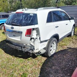 2013 Kia Sorento Parts Car 