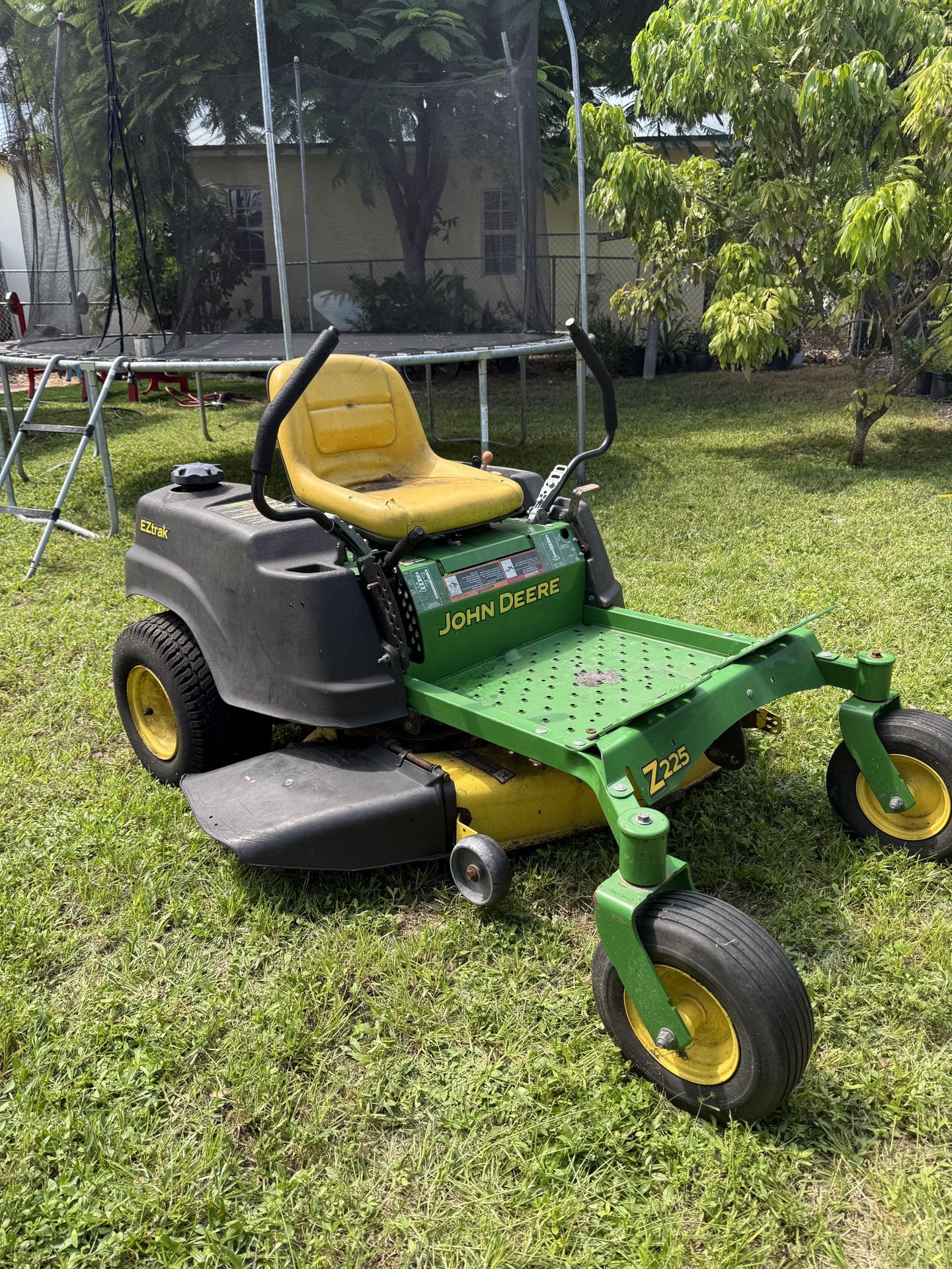 john deere z225 NEEDS REPAIRS