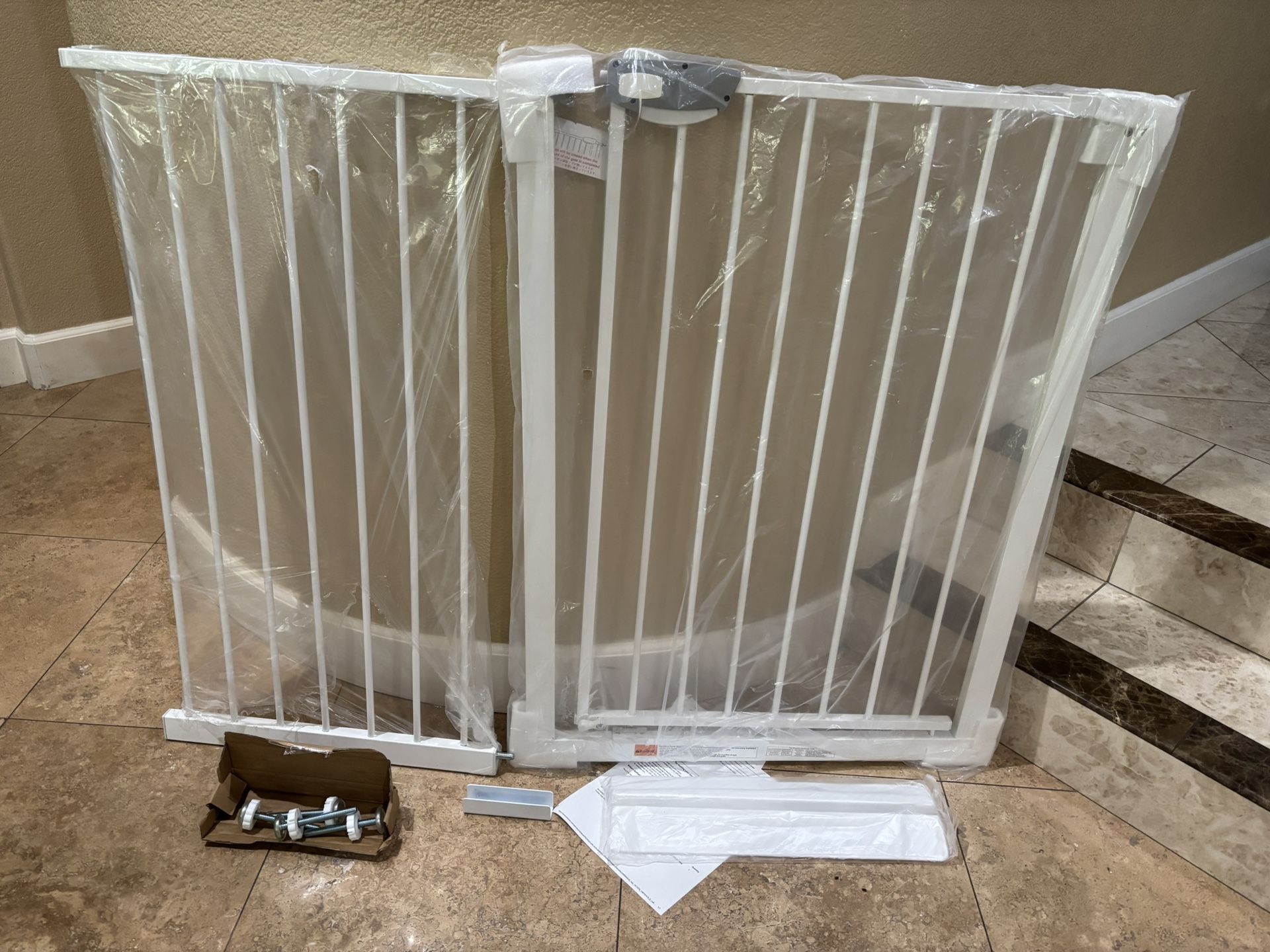 Baby - Pet Gate (walk through gate)