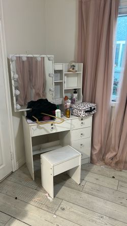 Free small white vanity