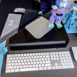 MQ052 Apple Magic Keyboard with Numeric Keypad A1843