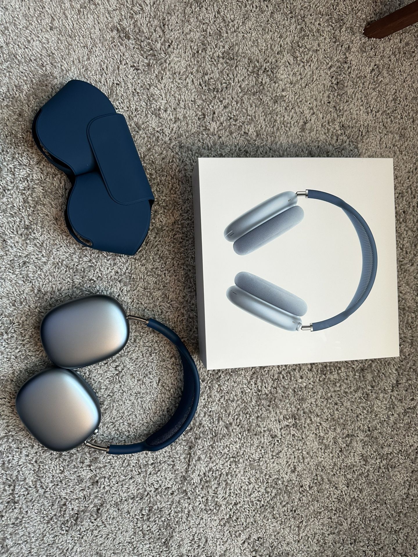 AirPods Max (Sky Blue) w/AppleCare+