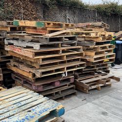 LOTS OF PALLETS, MAKE ME AN OFFER