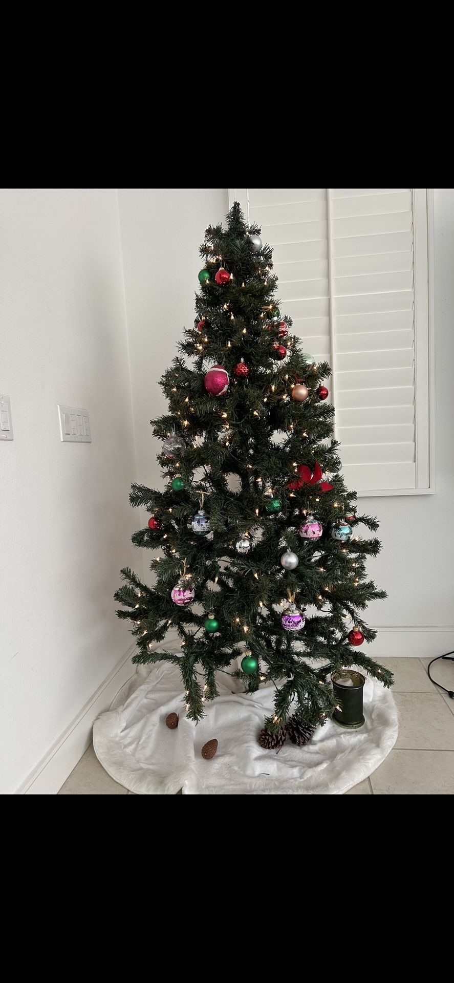 Christmas Tree 6 Ft, With Free Ornaments & 2 Tree Skirts &...