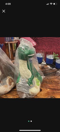 5 Piggy Banks, 2 Brown 3 , Green $6 Each