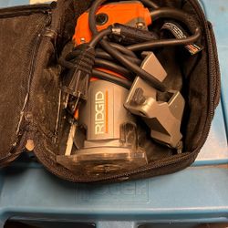 Rigid Corded Compact Router