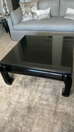 Black lacquer Coffee Table
