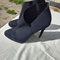 Jessica Simpson Neesha Black Suede Platform Bootie - size 9.5