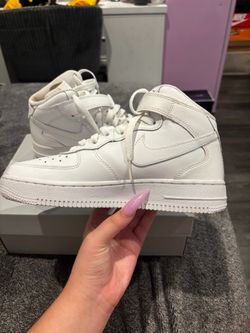 High top Air Force 1’s size 5y